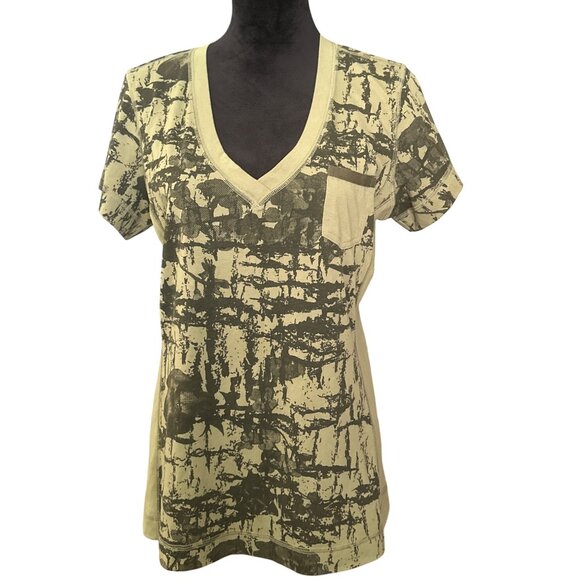 Under Armour Womens V-Neck T-Shirt With Camouflage Print & Chest Pocket U.G - Picture 1 of 6